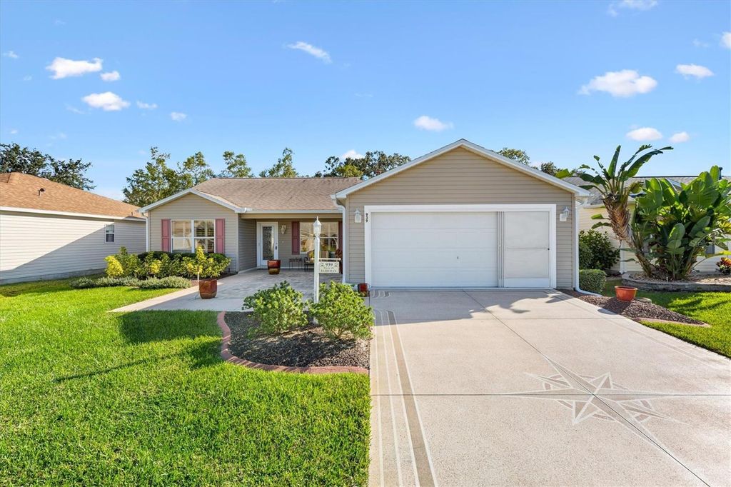 Photo of 939 Livingston Loop, The Villages, FL 32162 (MLS # OM711203)