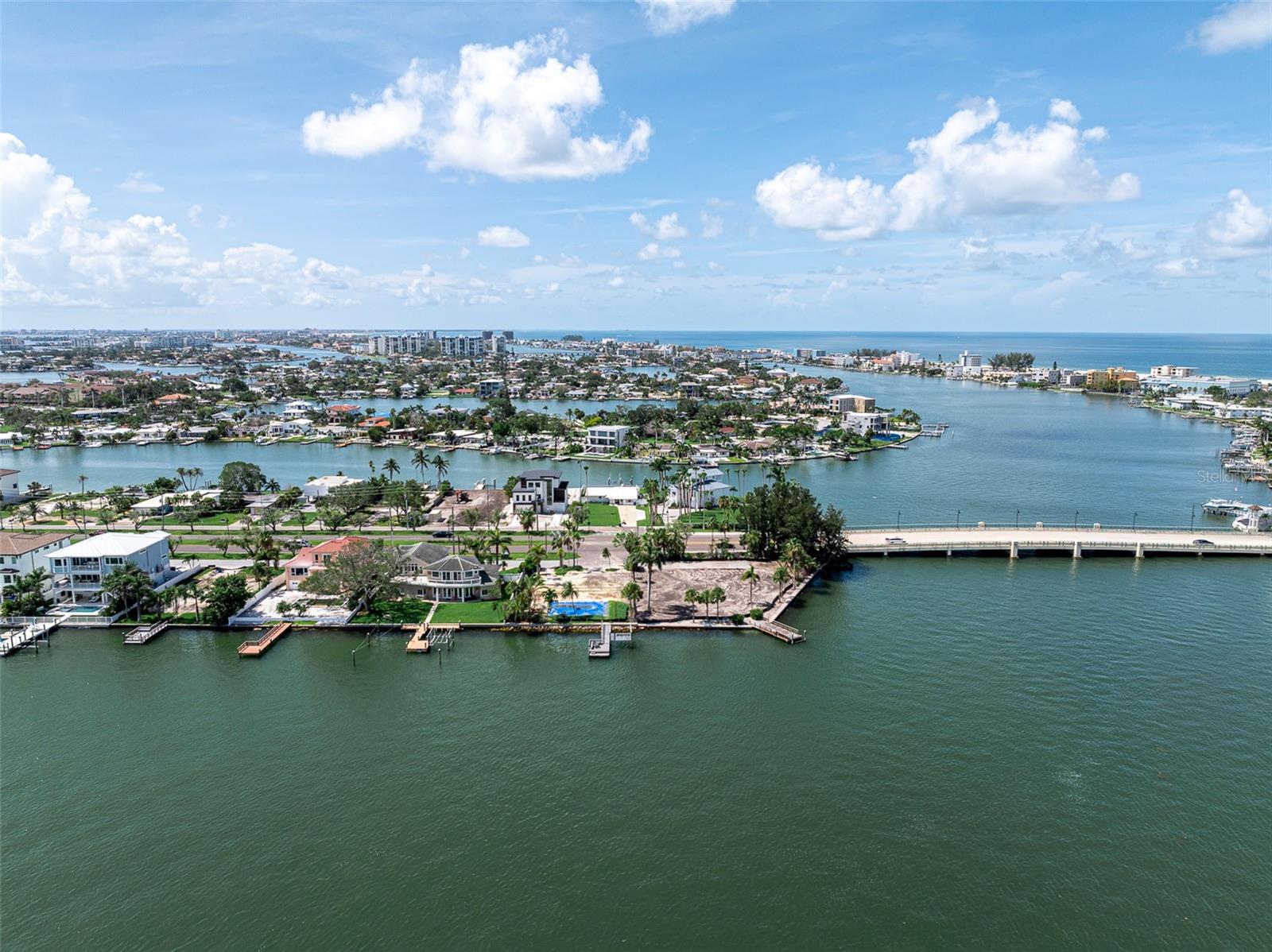 PARADISE ISLAND - Land