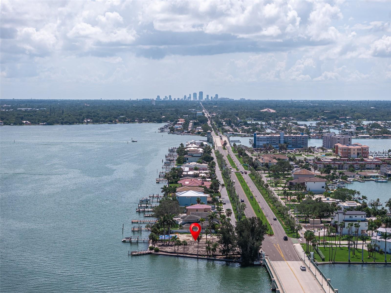 PARADISE ISLAND - Land