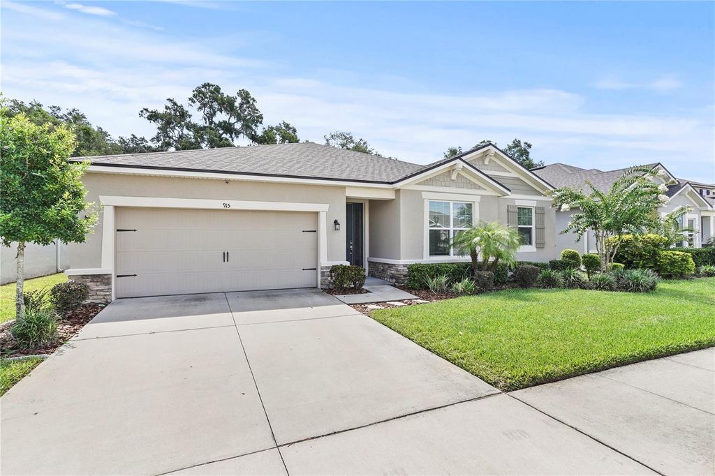 Photo of 915 Night Song Street, Valrico, FL 33594 (MLS # O6325866)