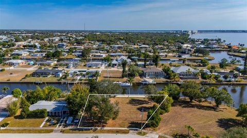 165 SMALL STREET SE PORT CHARLOTTE FL 33952