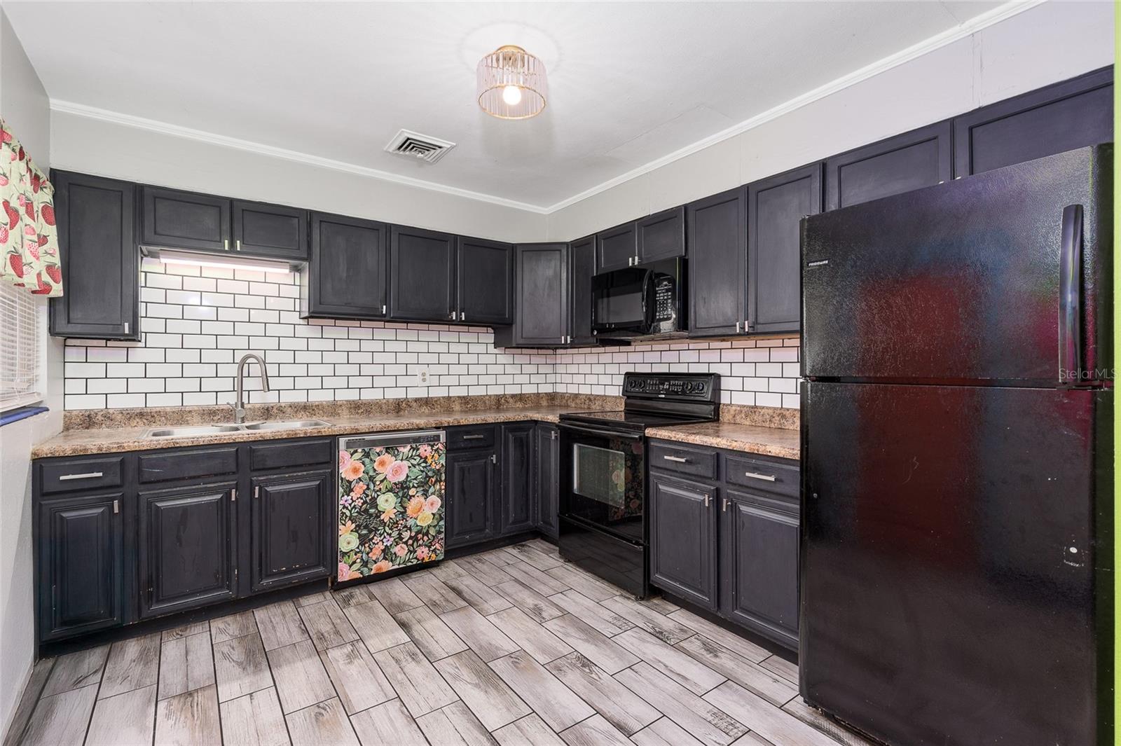 1101 MIZELL ROAD