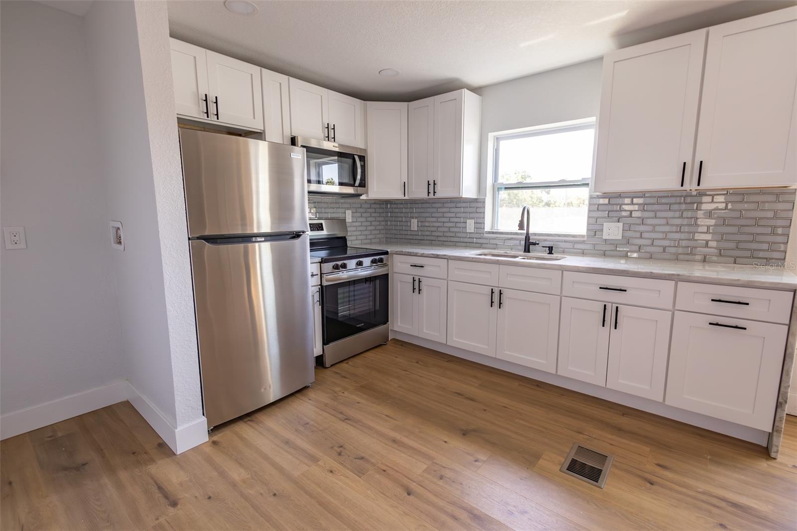 SHADOW LAWN - Residential