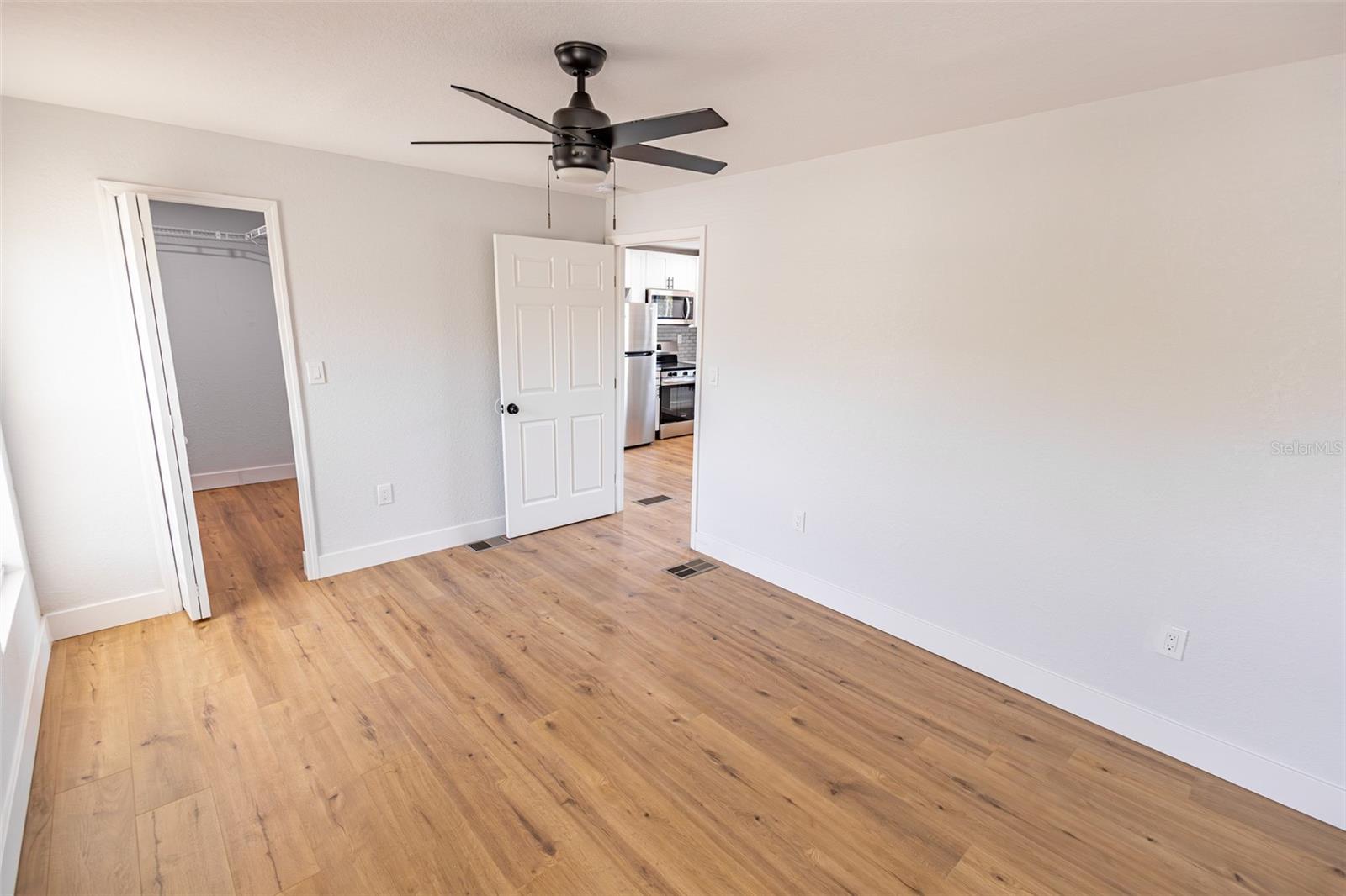 SHADOW LAWN - Residential