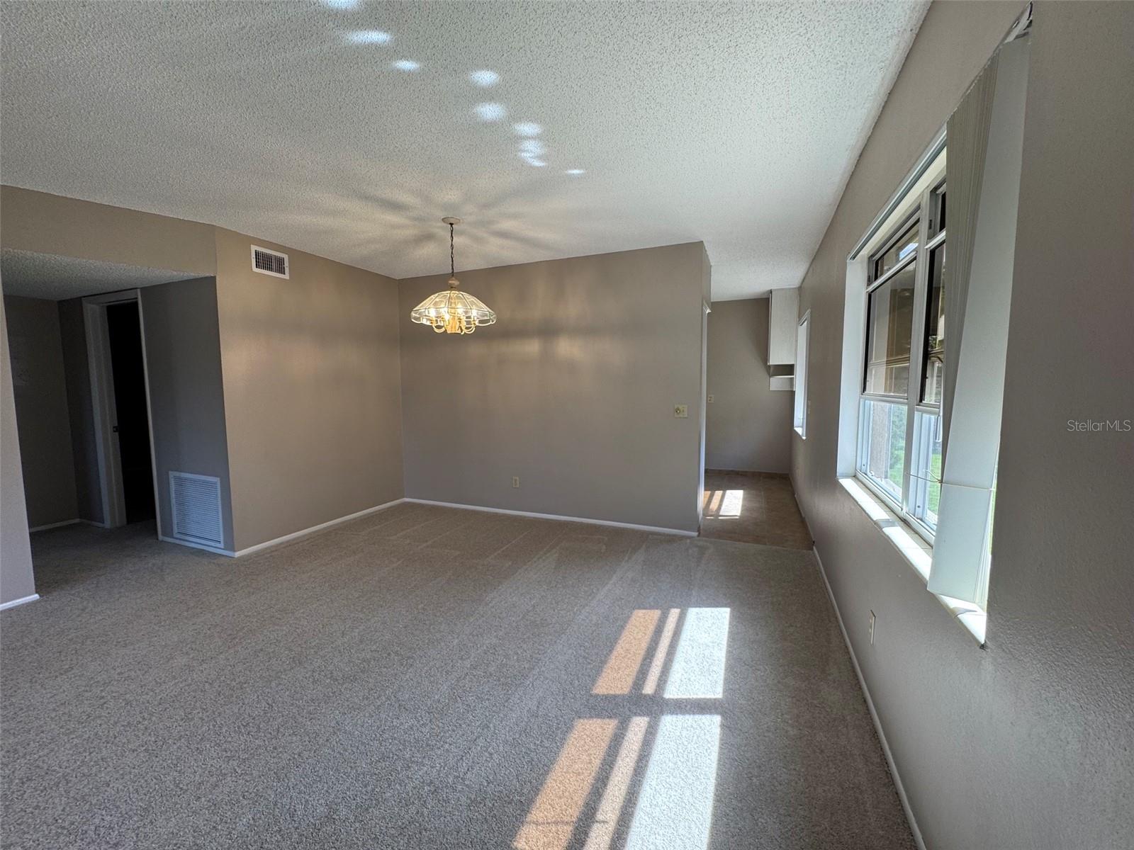 2402 ECUADORIAN WAY 40