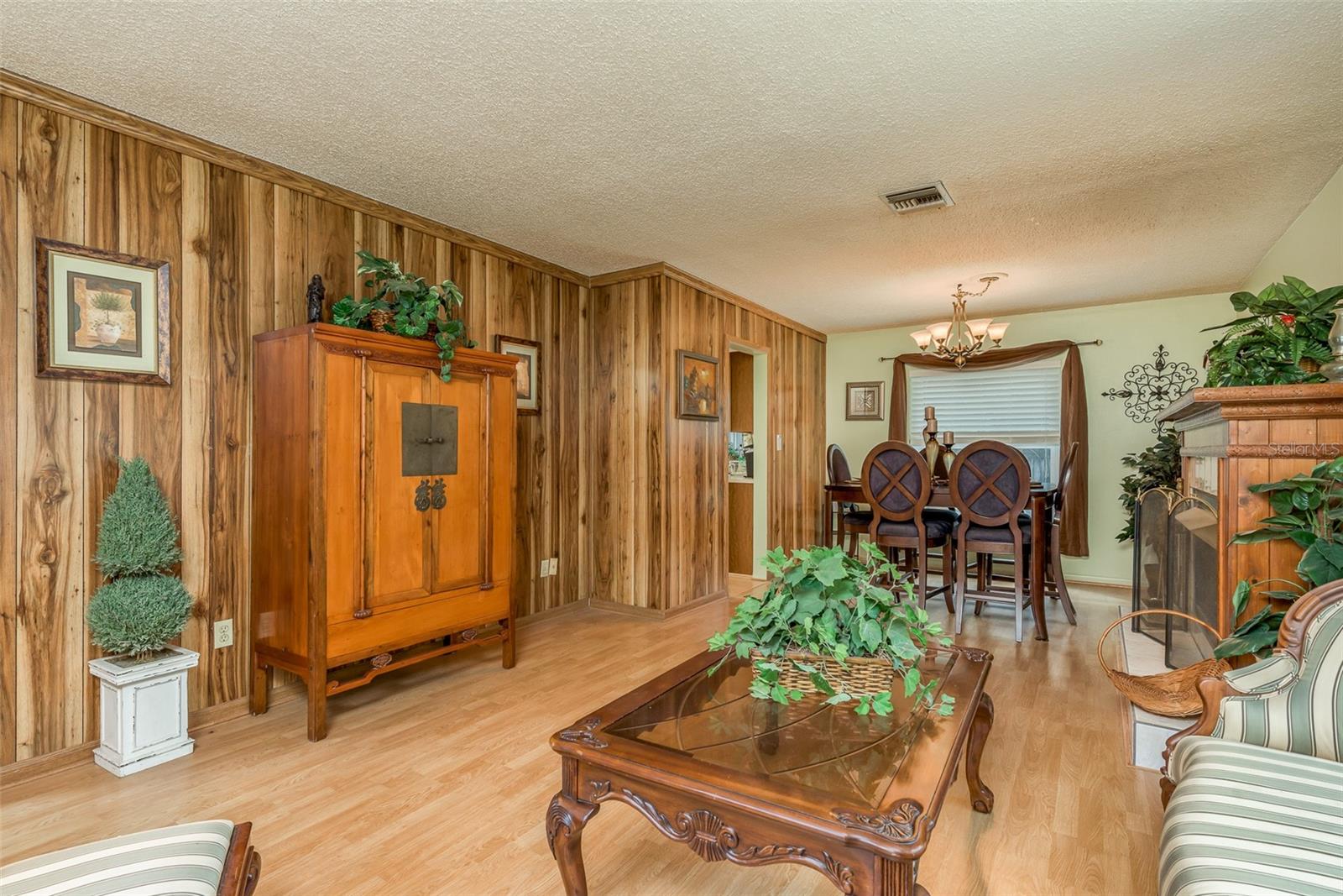 Photo 4 of 28 of 7121 WOODFIELD DRIVE house