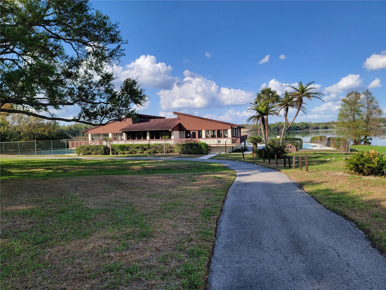 CASA LOMA CONDO - Residential