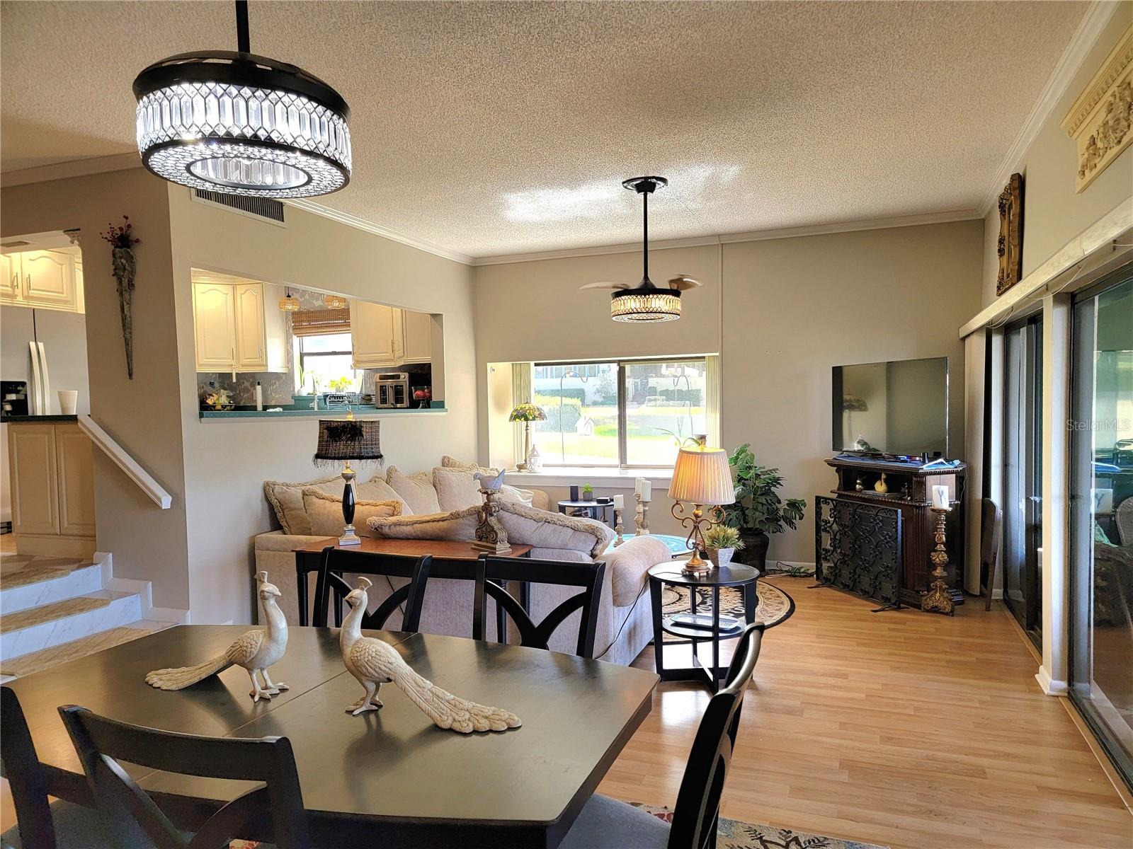 CASA LOMA CONDO - Residential