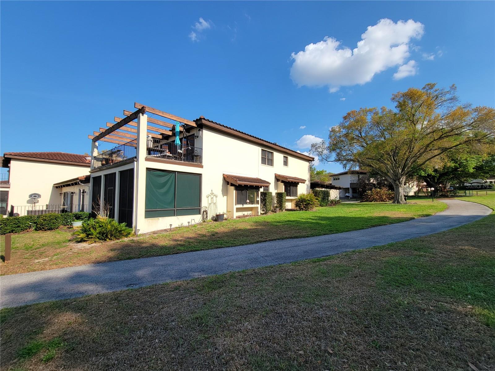 CASA LOMA CONDO - Residential