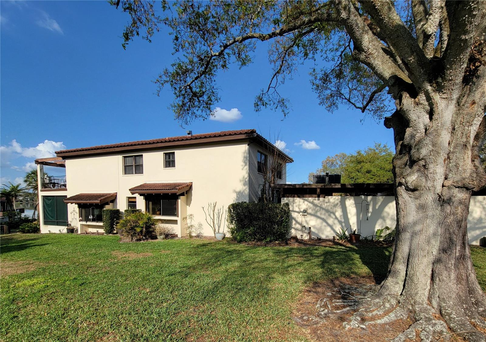 CASA LOMA CONDO - Residential