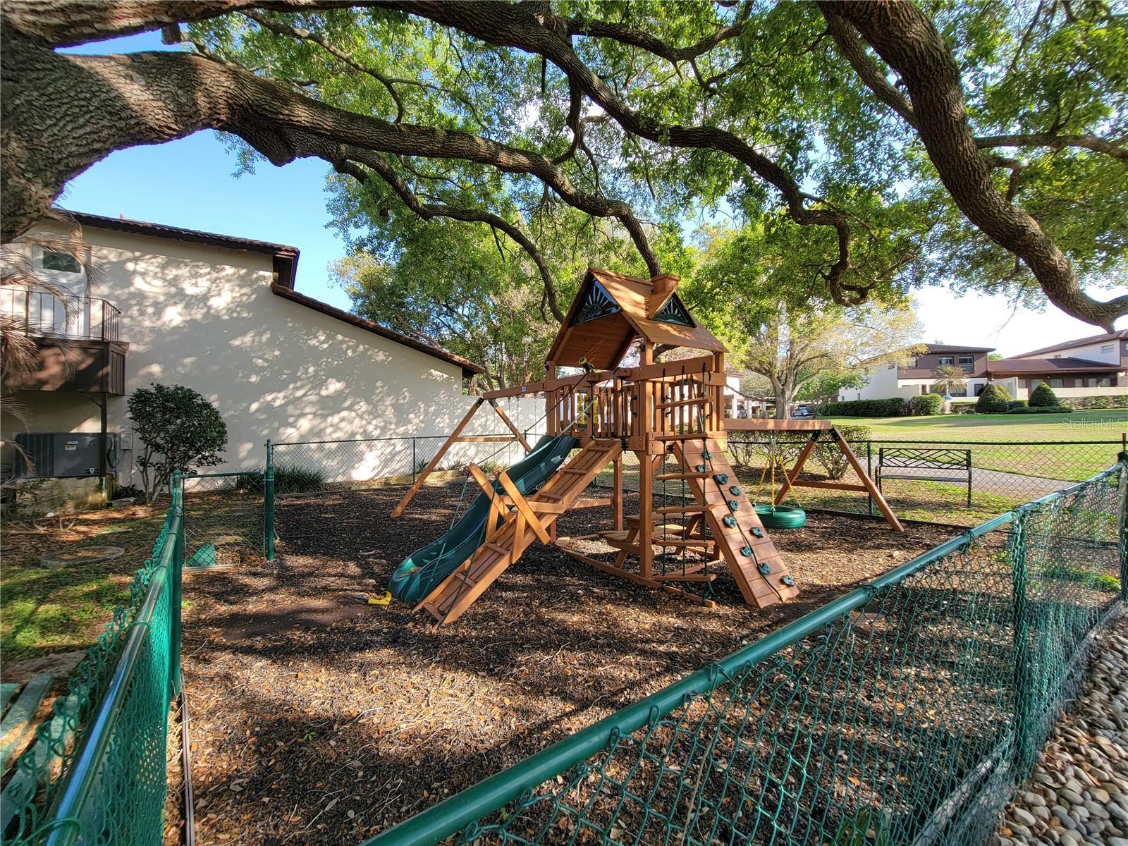 CASA LOMA CONDO - Residential