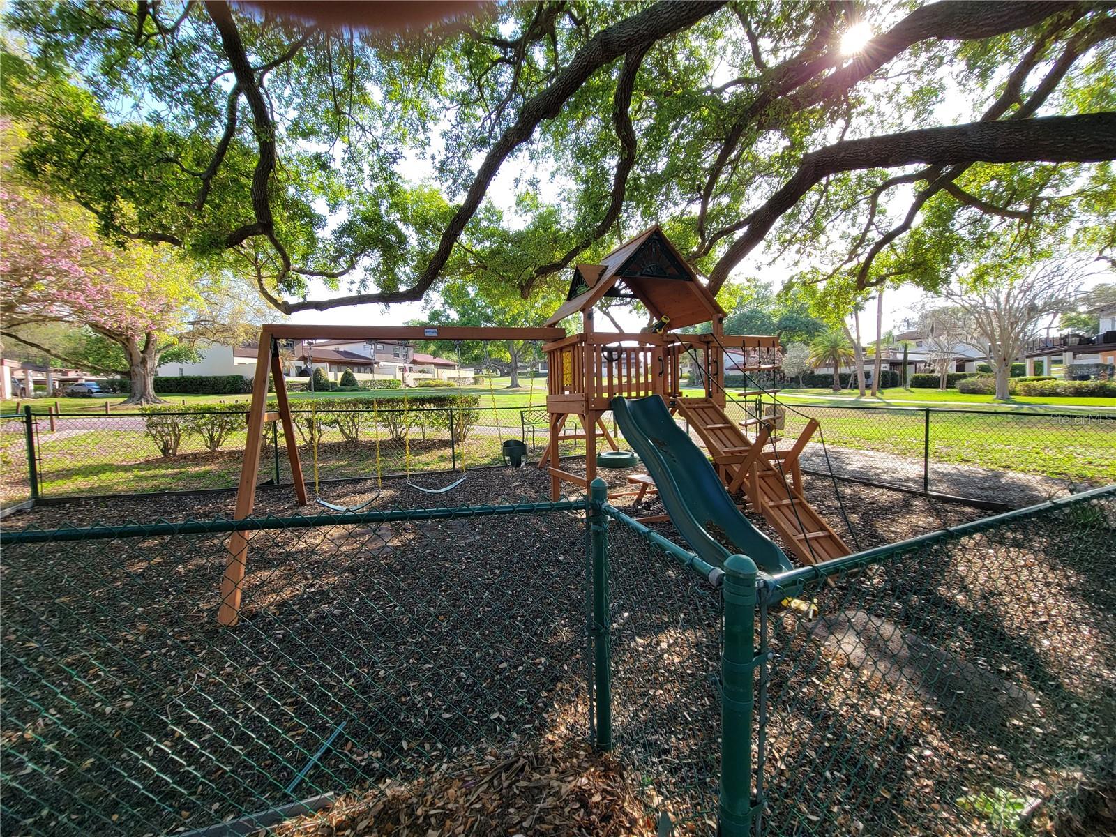 CASA LOMA CONDO - Residential