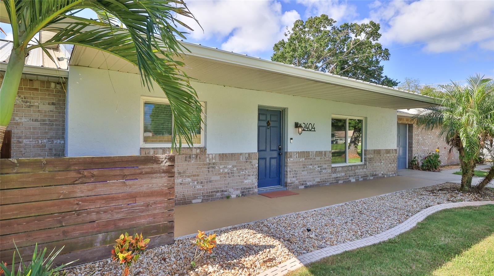 2404 VICTORY PALM DRIVE