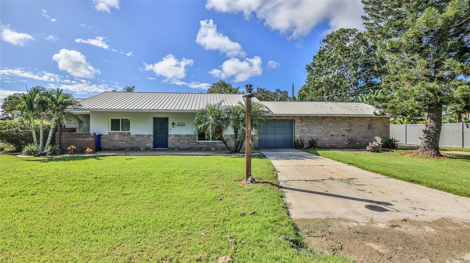 2404 VICTORY PALM DRIVE