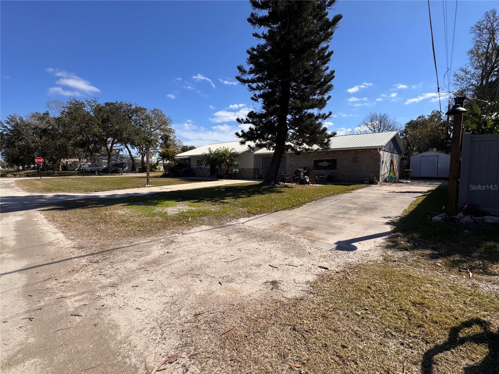 2404 VICTORY PALM DRIVE