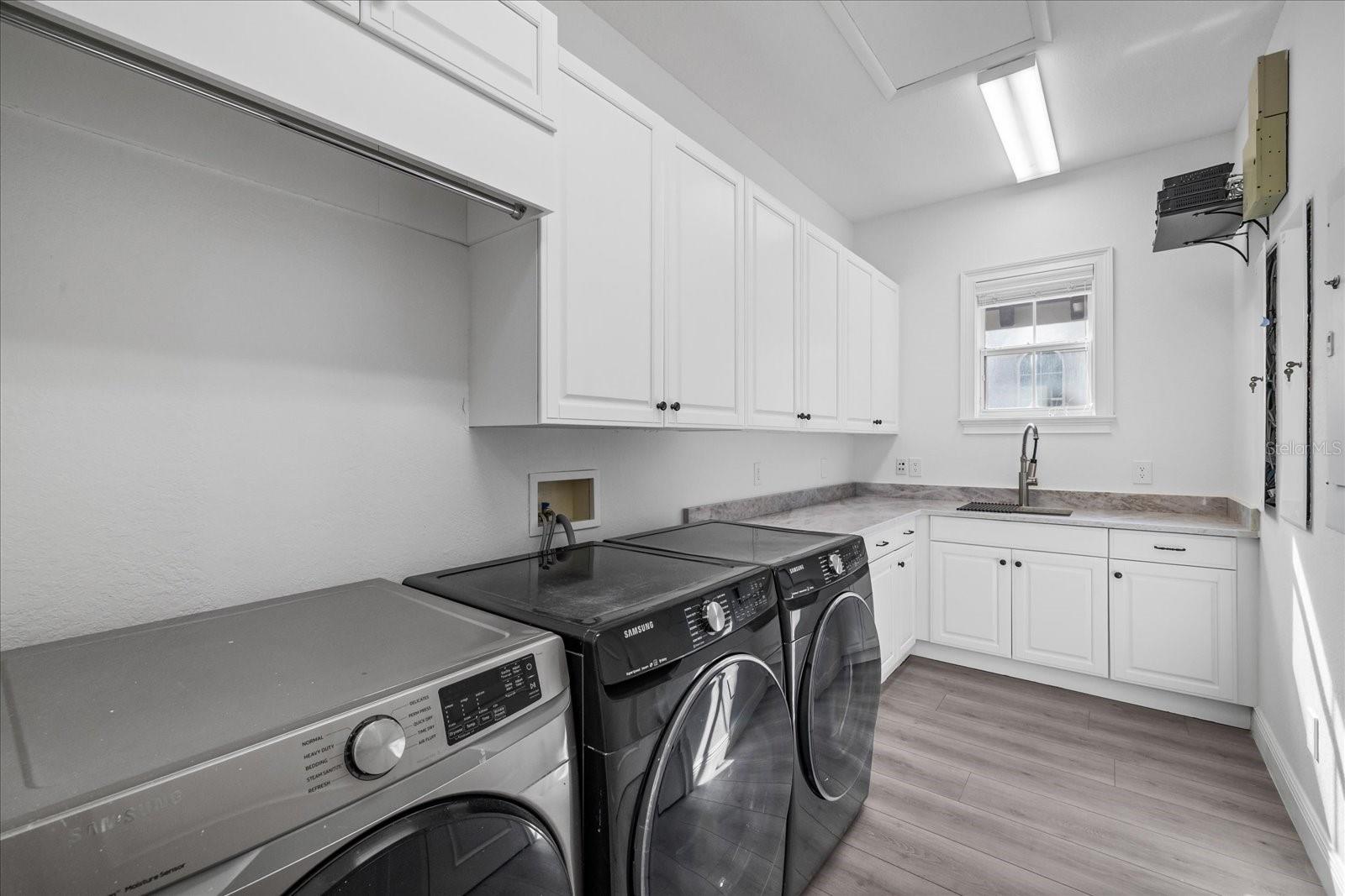 WESTSHORE YACHT CLUB PH 1 - Residential