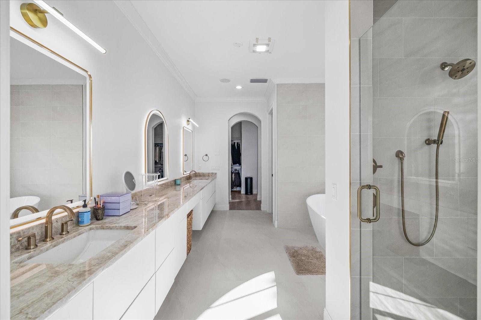 WESTSHORE YACHT CLUB PH 1 - Residential