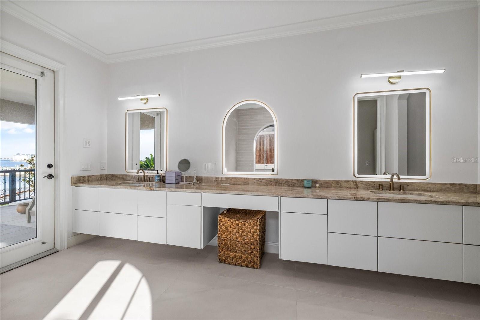 WESTSHORE YACHT CLUB PH 1 - Residential