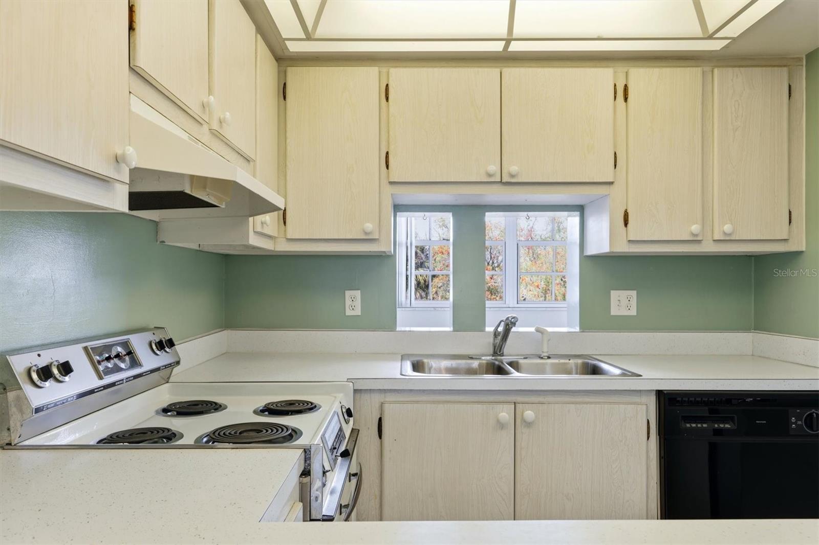 BURGUNDY UNIT ONE - Residential