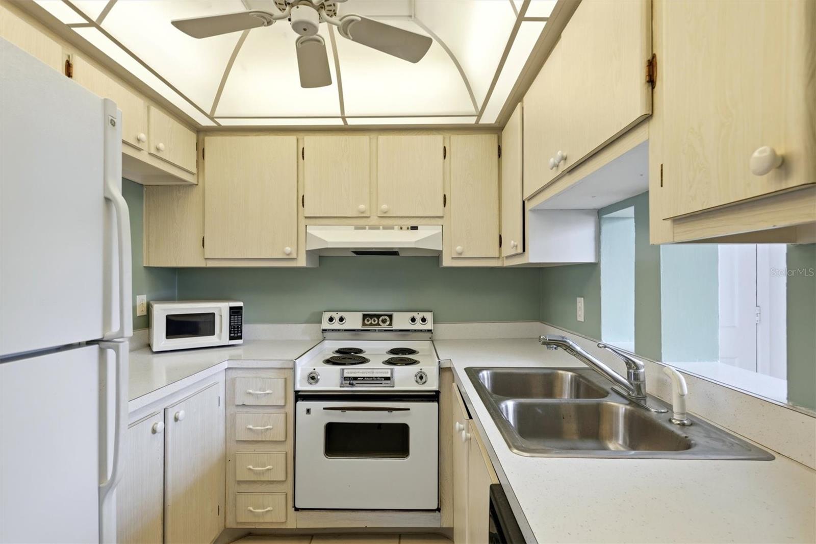 BURGUNDY UNIT ONE - Residential