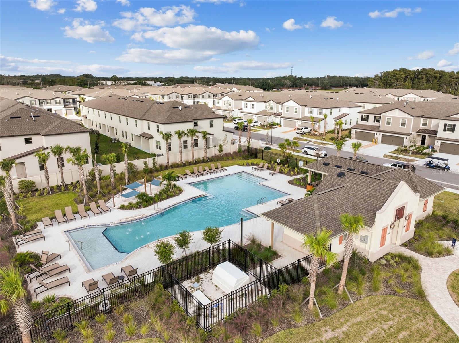 BRYANT SQUARE - Residential