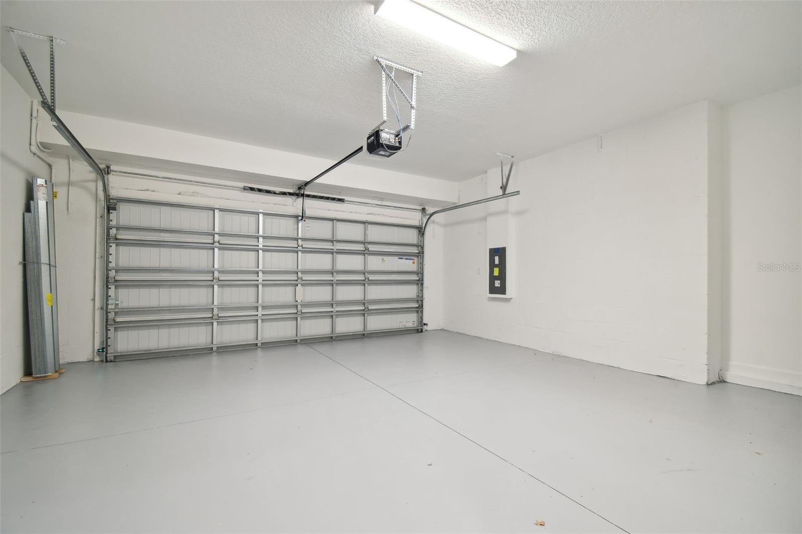 BRYANT SQUARE - Residential