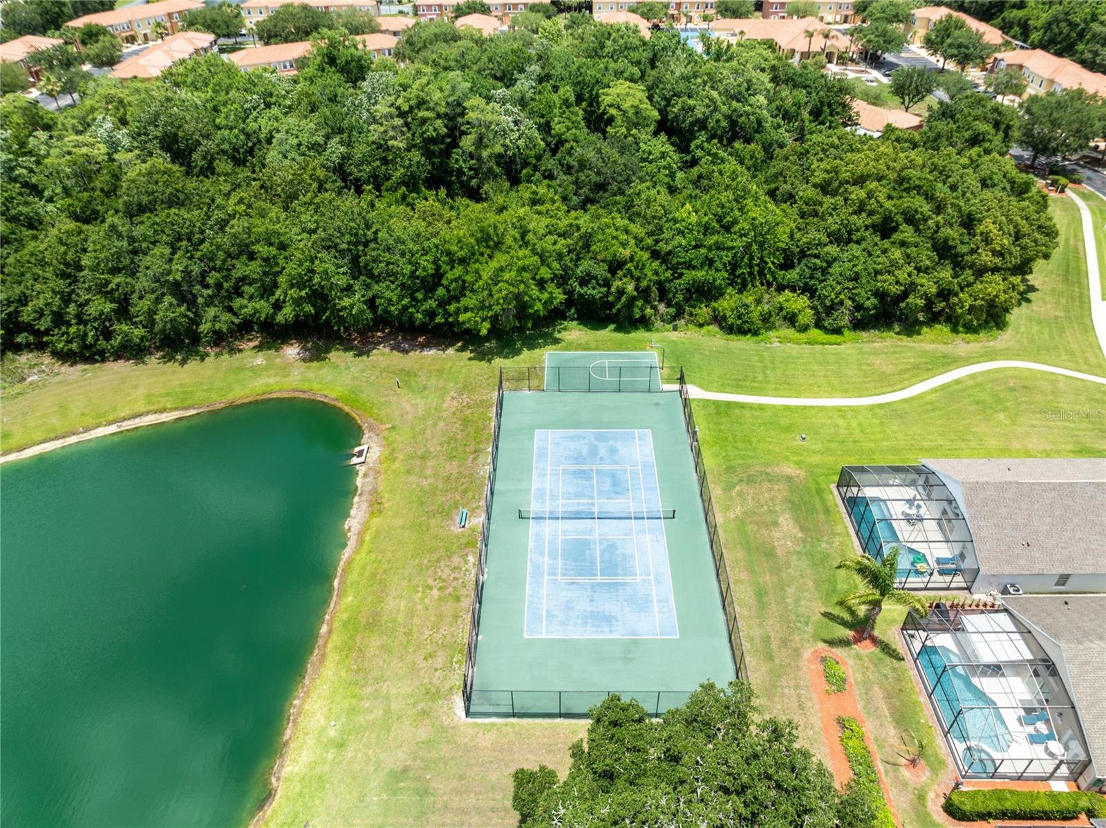 LAKE BERKLEY RESORT - Residential