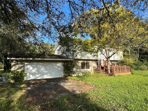 A home in DELAND