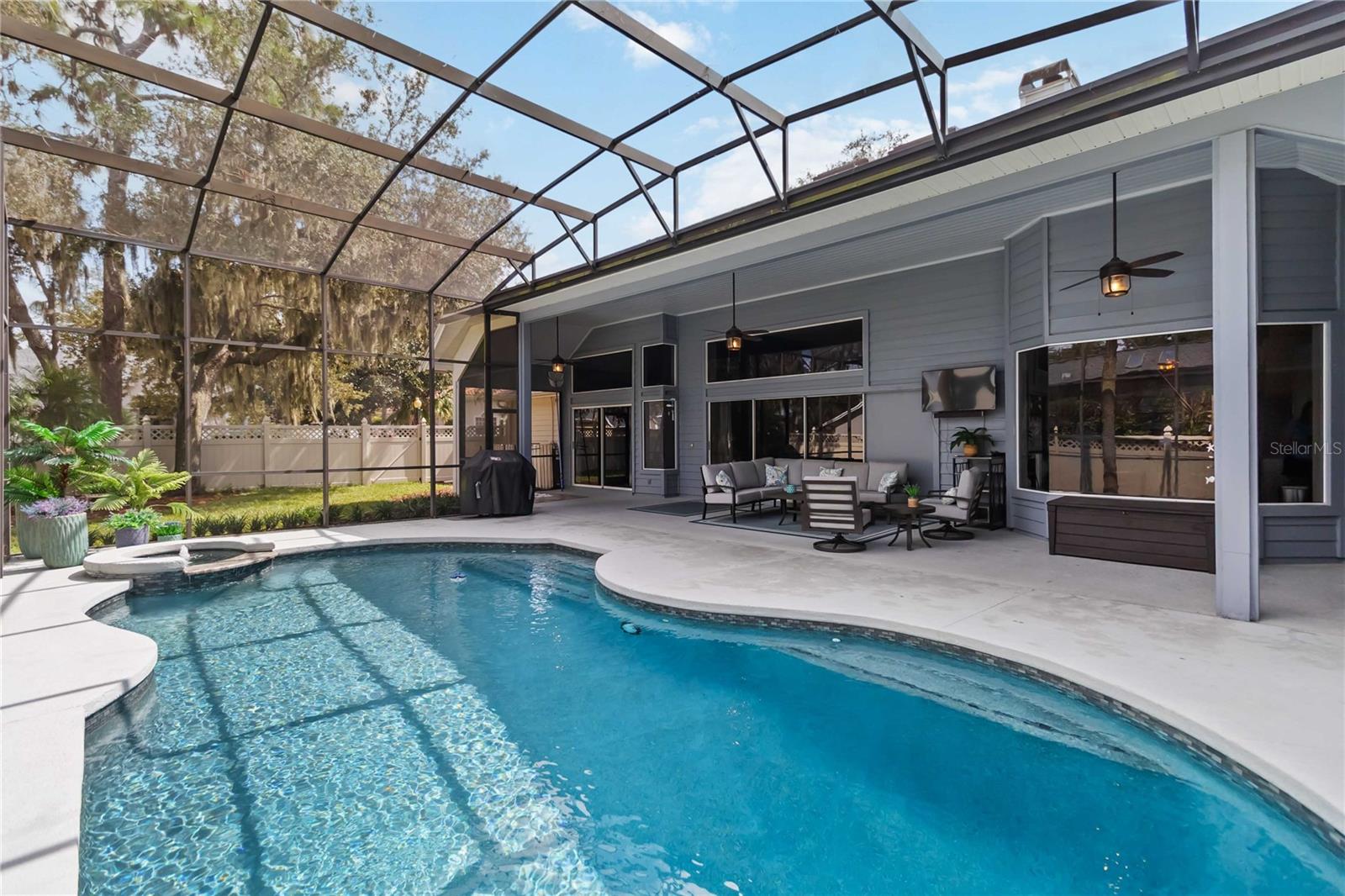 RIVER WALK - Residential