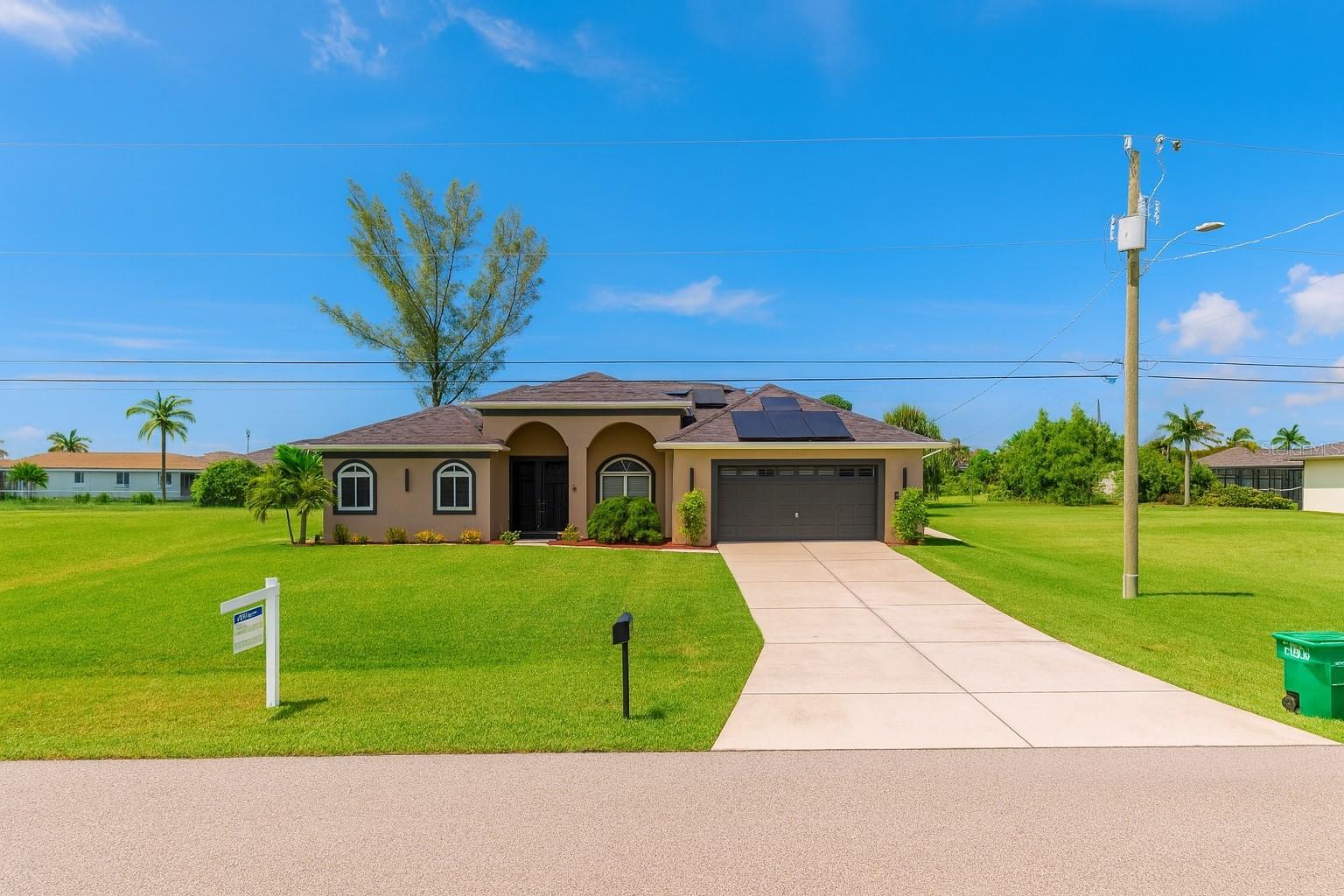 CAPE CORAL - Residential