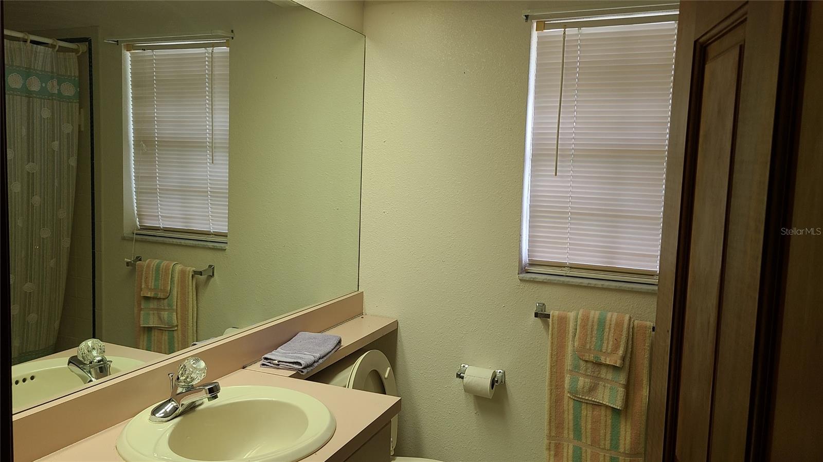 BARRETT MANOR - Residential Lease