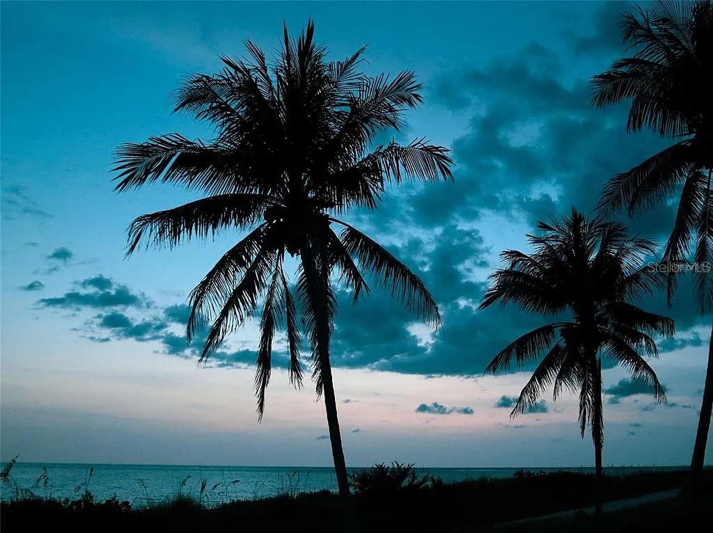SARASOTA BEACH - Land