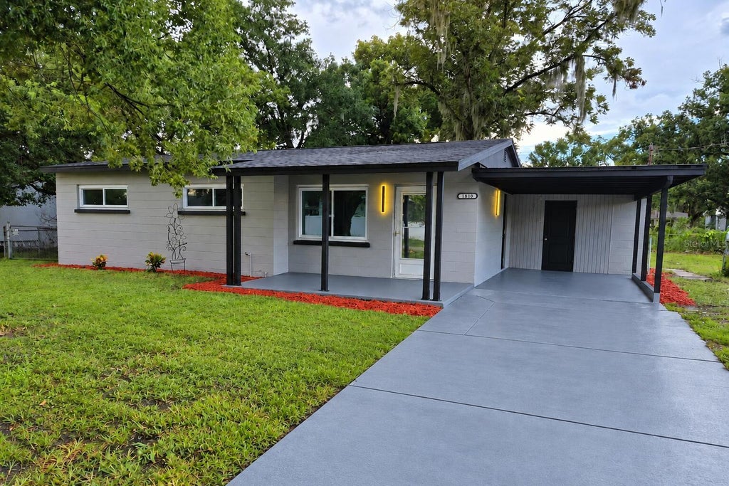 Photo of 1810 E Carol Drive, Plant City, FL 33563 (MLS # O6443864)