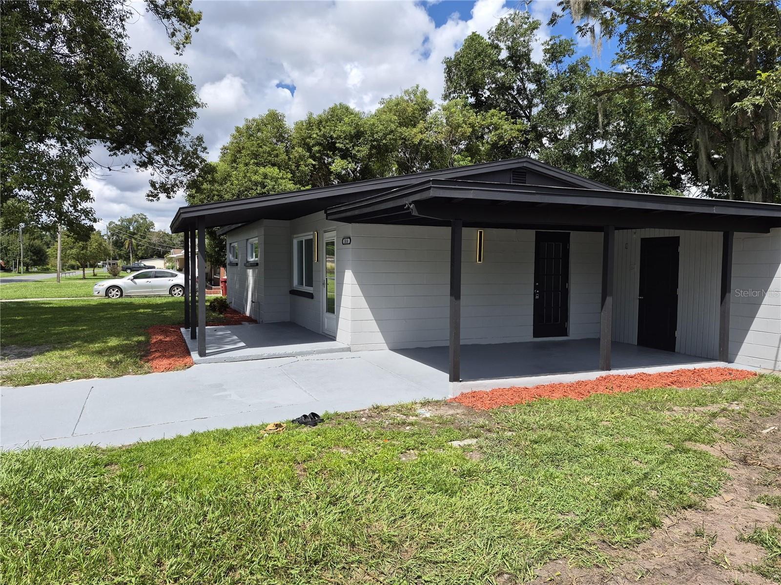 1810 E CAROL DRIVE