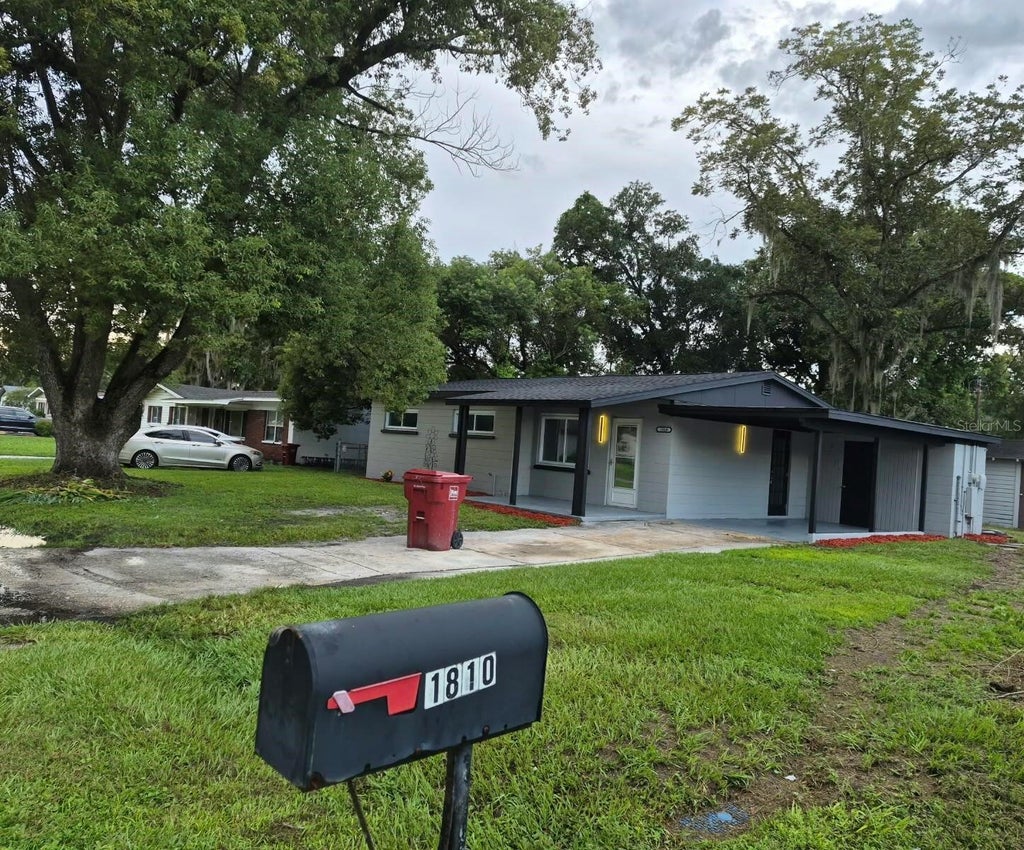 Photo of 1810 E Carol Drive, Plant City, FL 33563 (MLS # O6443864)