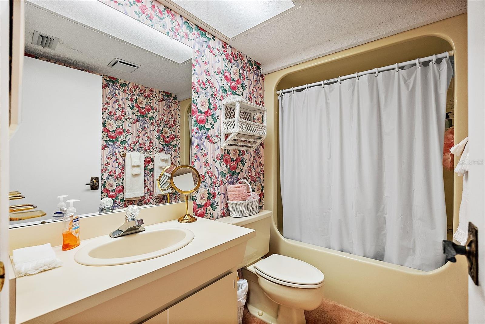 VILLAGE OF PARADISE ISLAND - Residential