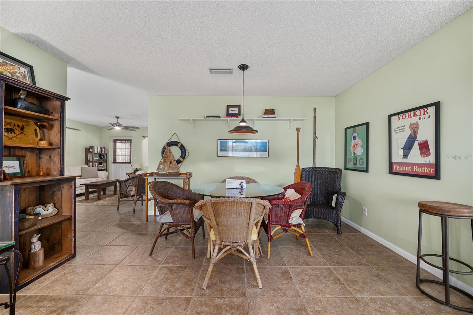 ON TOP OF THE WORLD - Residential