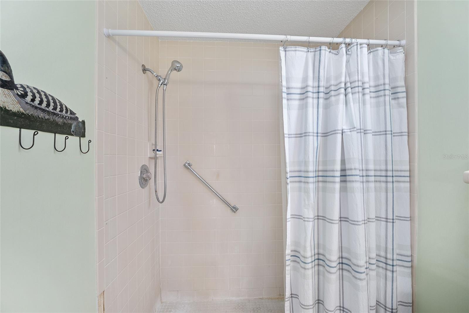 ON TOP OF THE WORLD - Residential