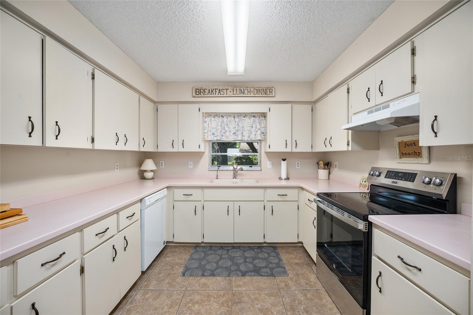 ON TOP OF THE WORLD - Residential