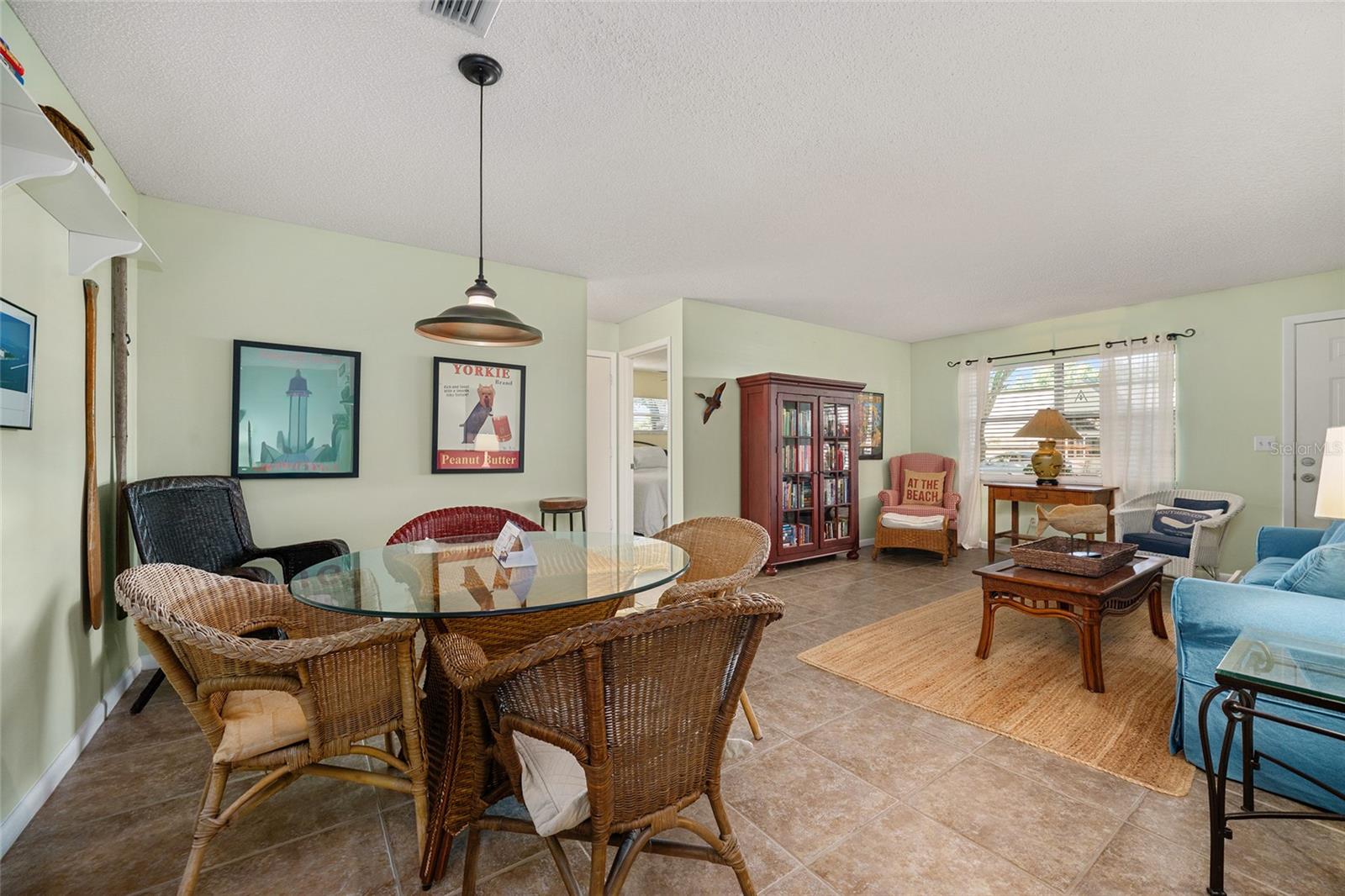 ON TOP OF THE WORLD - Residential