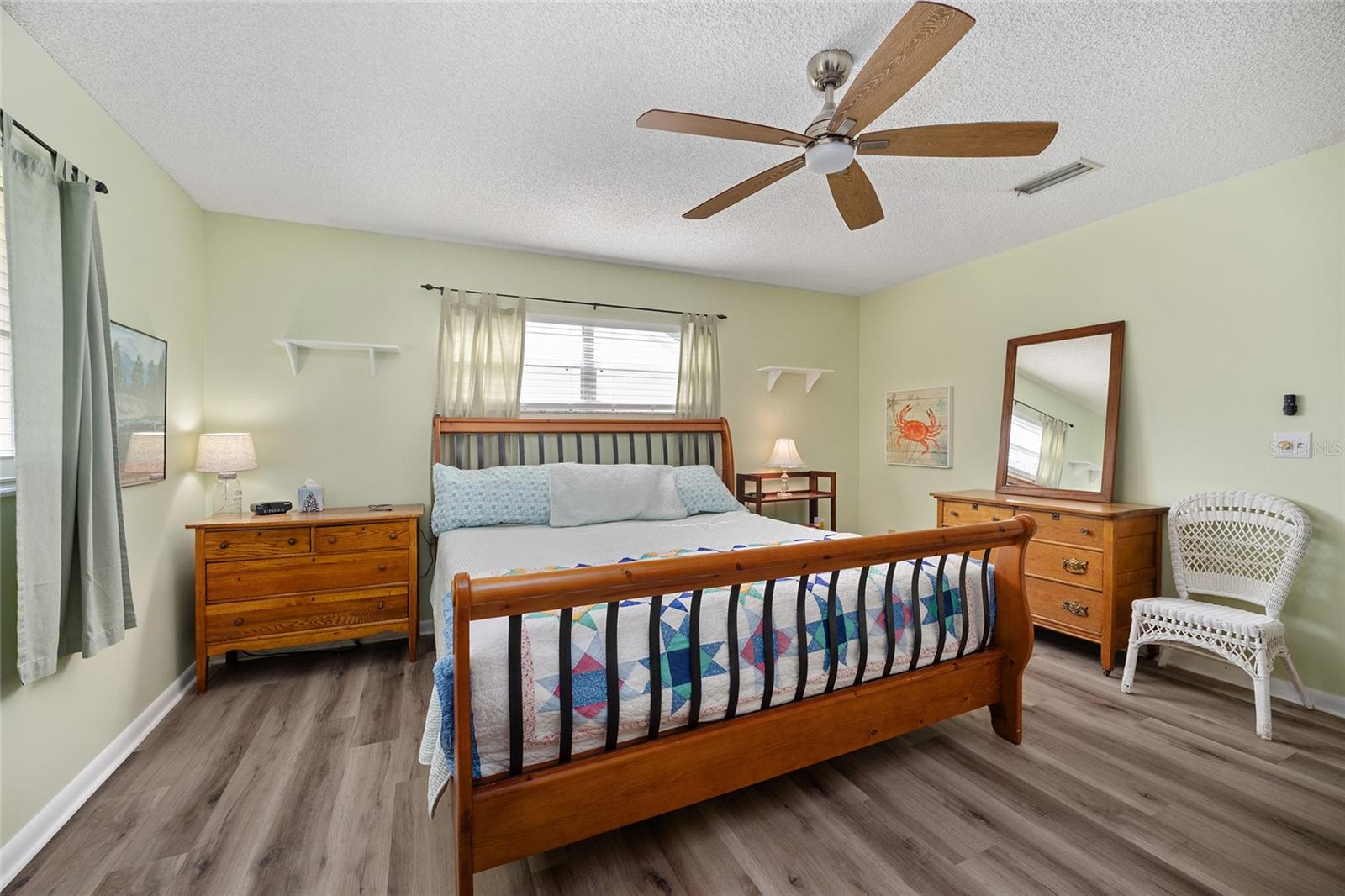 ON TOP OF THE WORLD - Residential