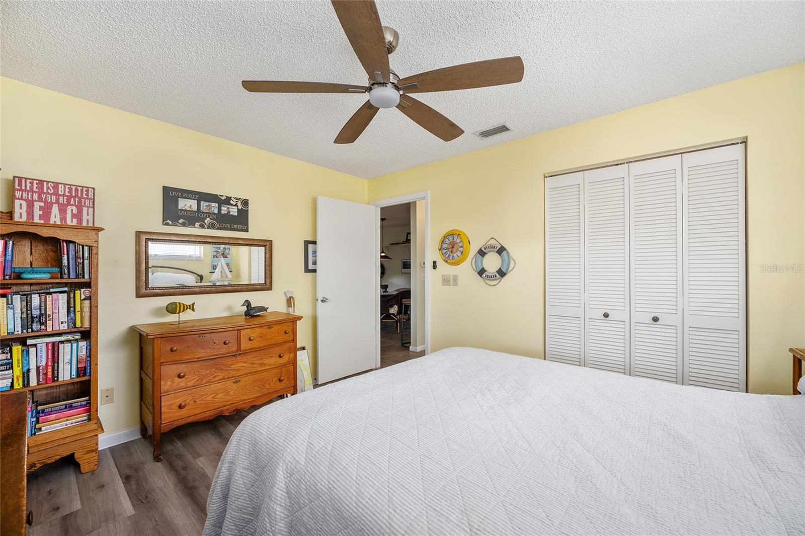 ON TOP OF THE WORLD - Residential