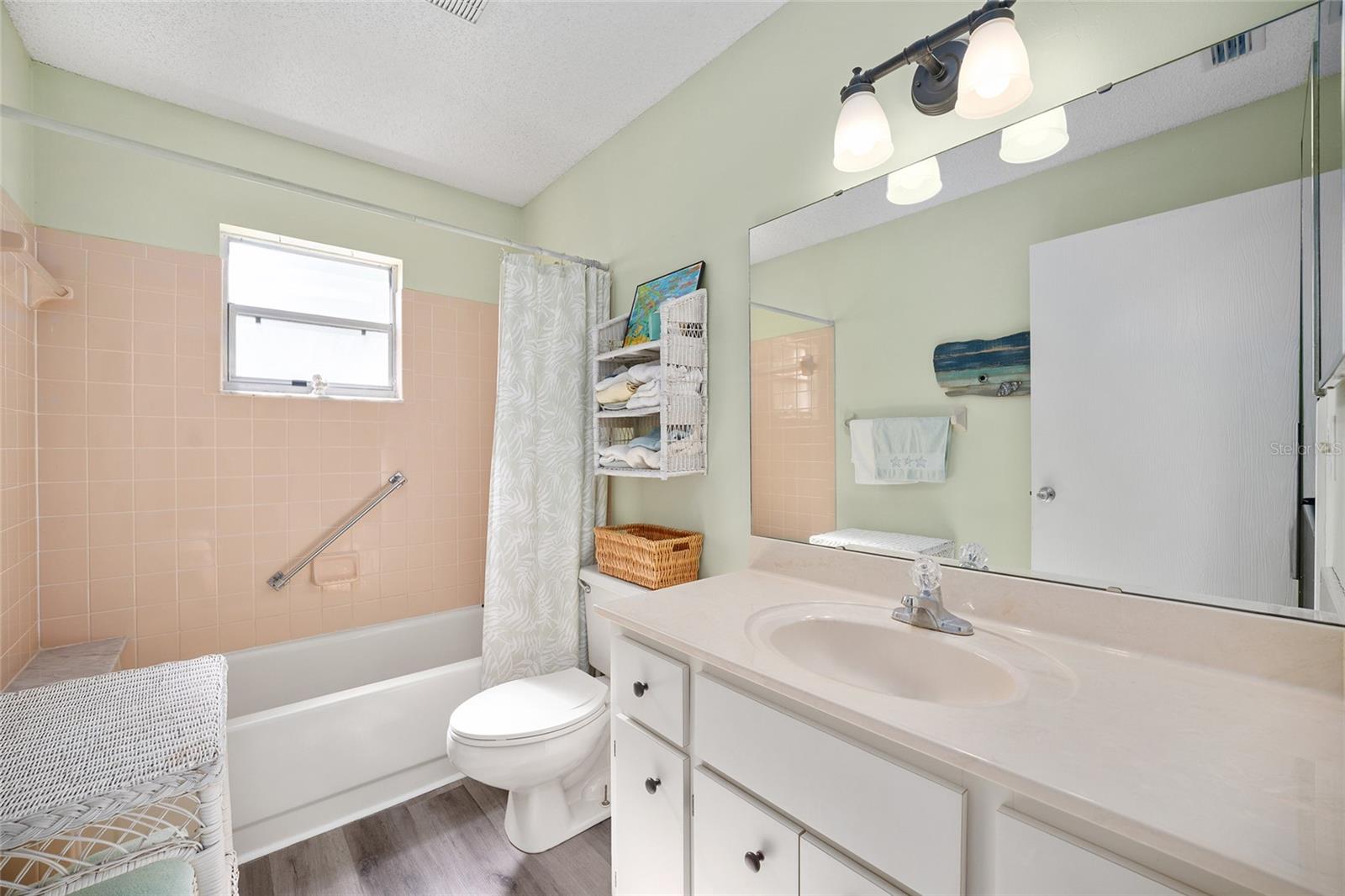 ON TOP OF THE WORLD - Residential