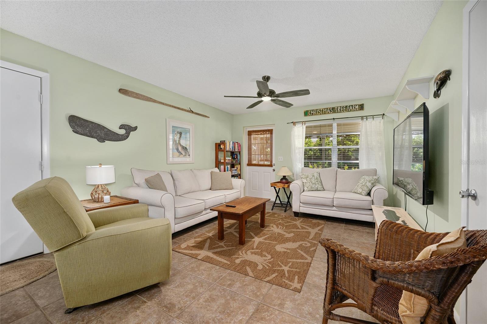 ON TOP OF THE WORLD - Residential