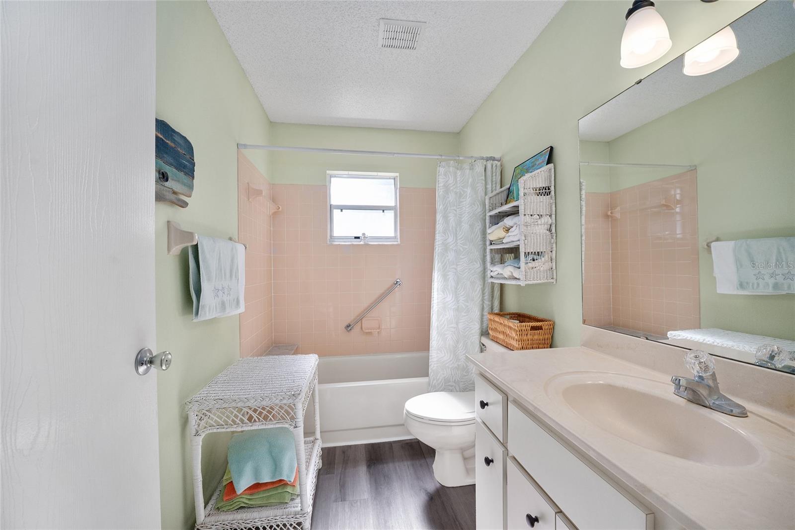 ON TOP OF THE WORLD - Residential