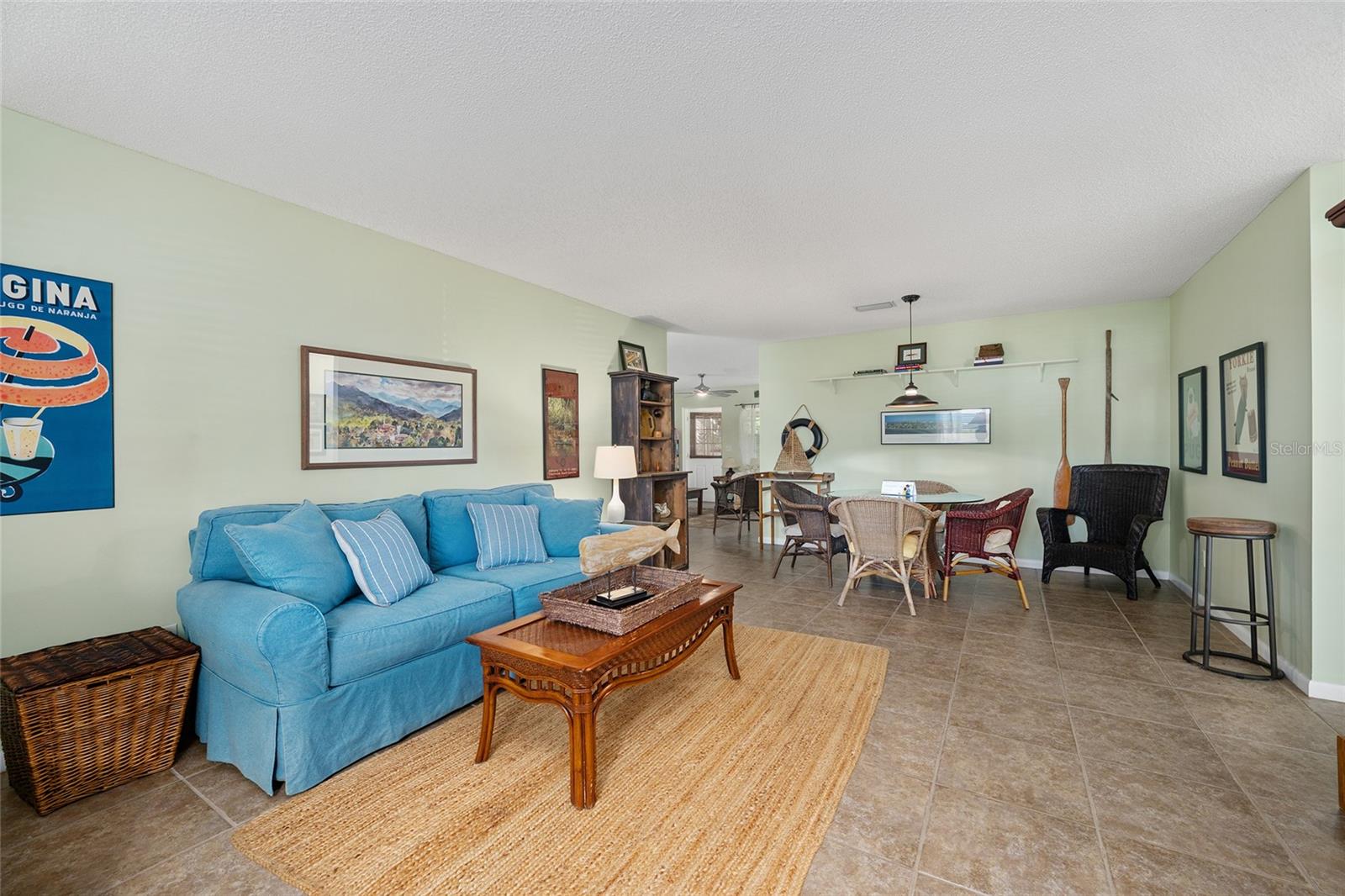 ON TOP OF THE WORLD - Residential