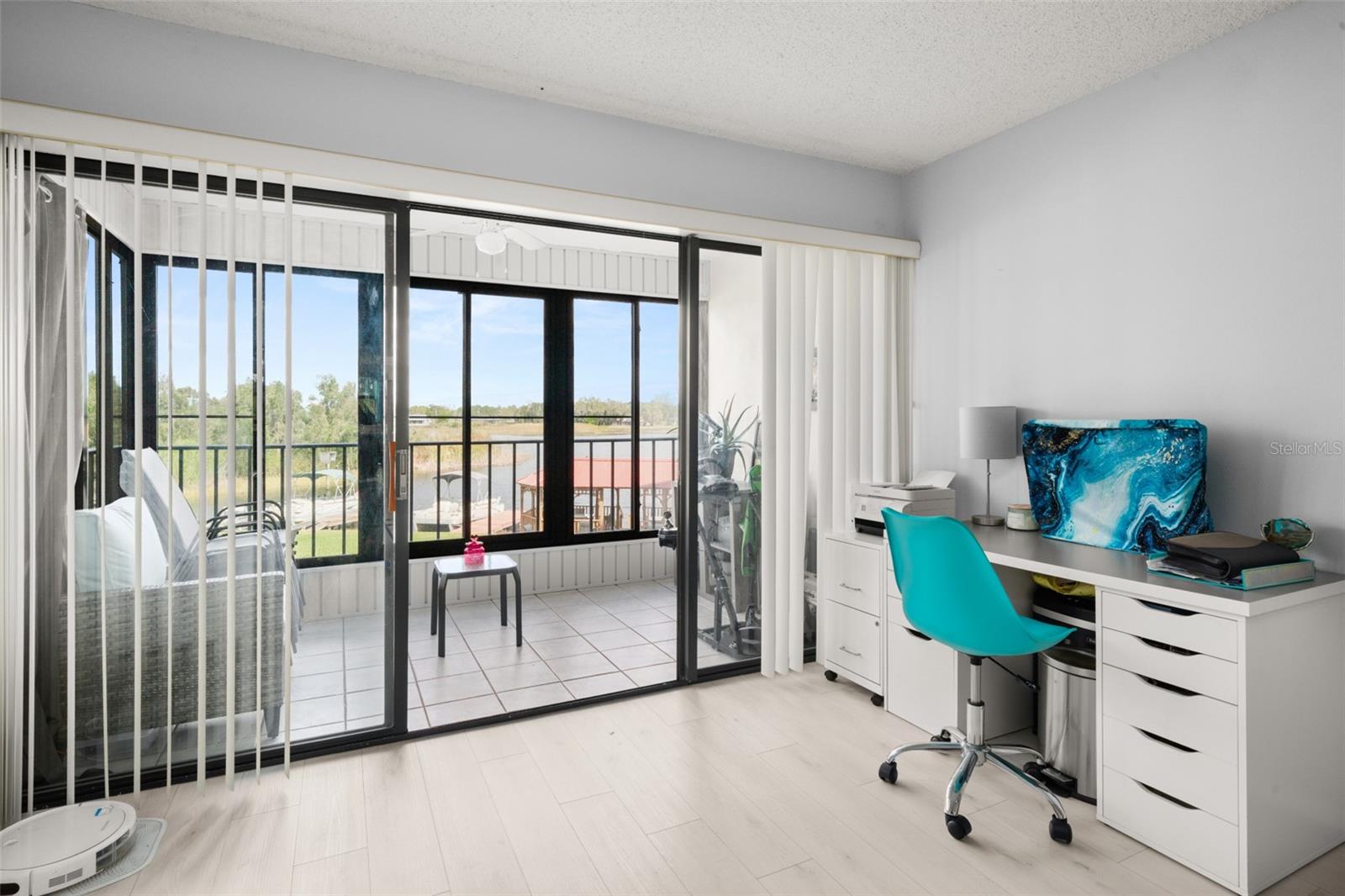 SUN N LAKE - Residential