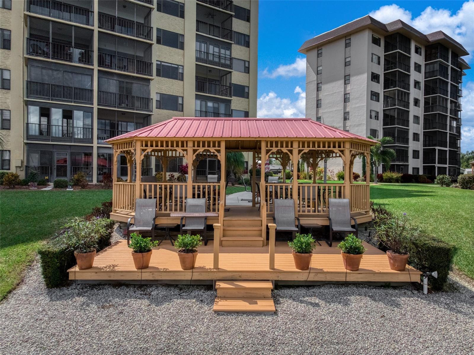 SUN N LAKE - Residential