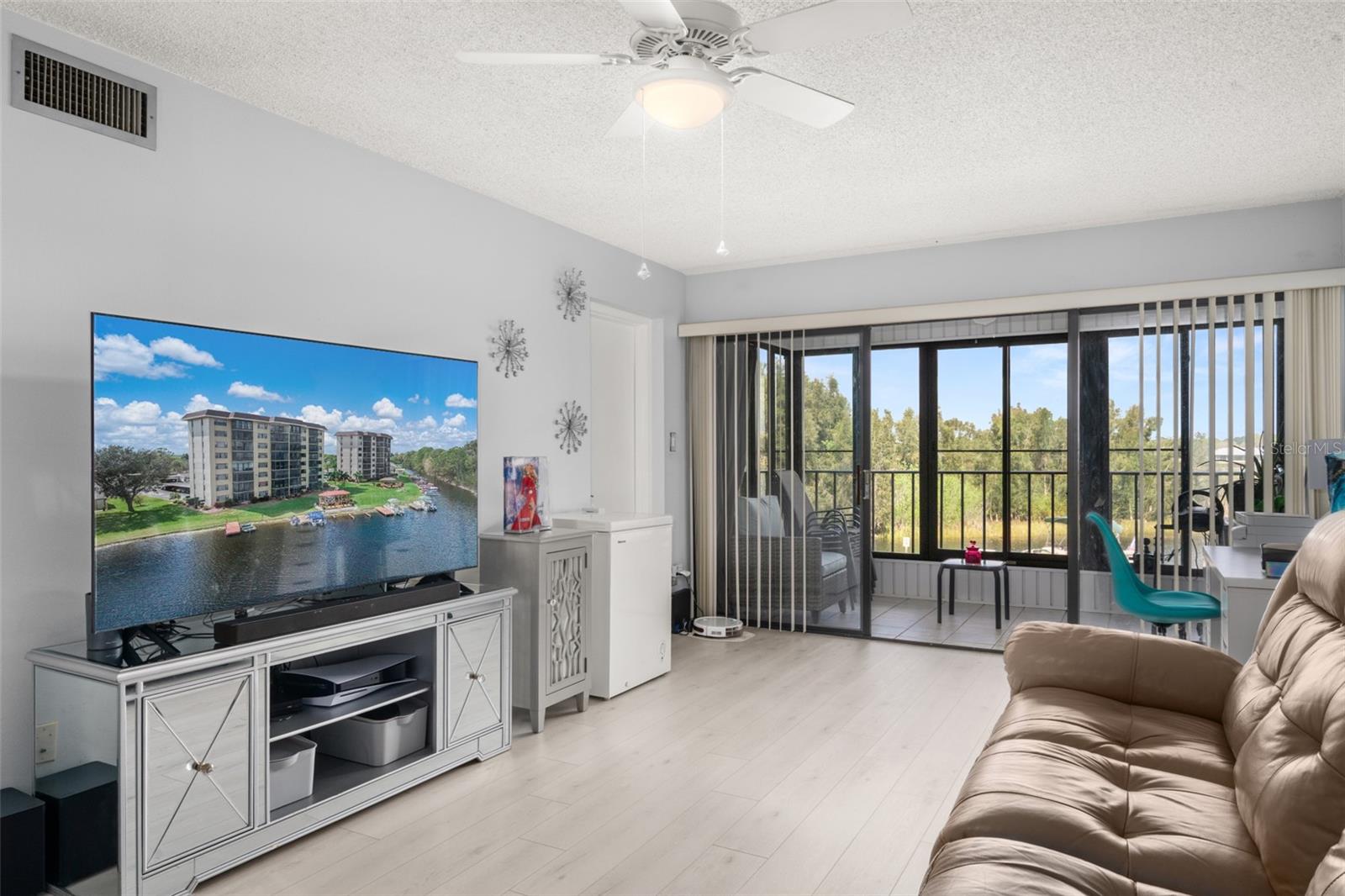 SUN N LAKE - Residential