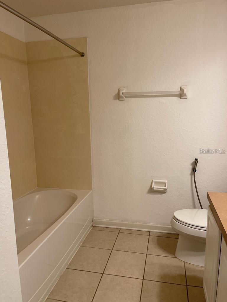 CARRIAGE HOMES/STONEBRIDGE COM - Residential Lease